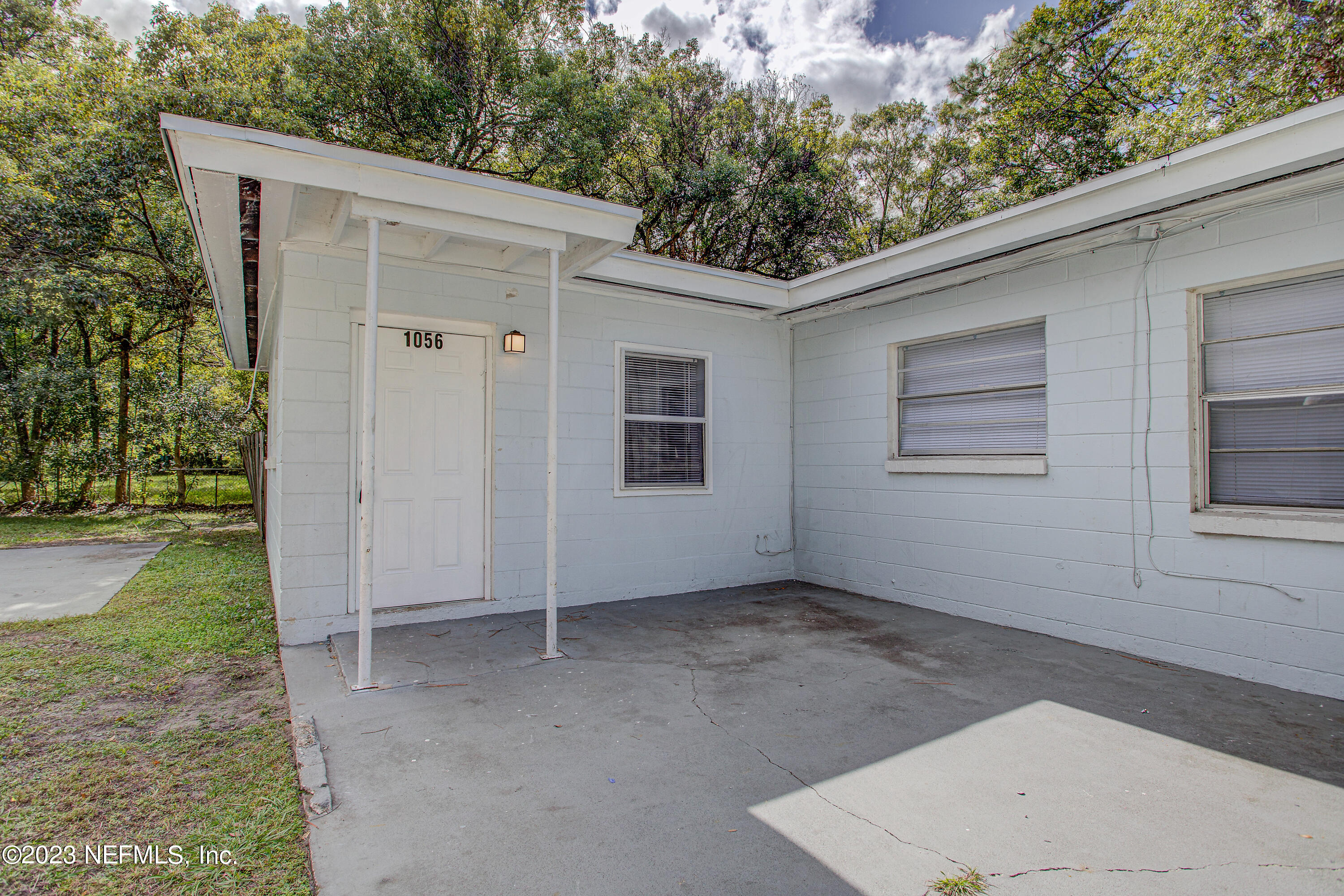 1052 MAYNARD Street, 1056
