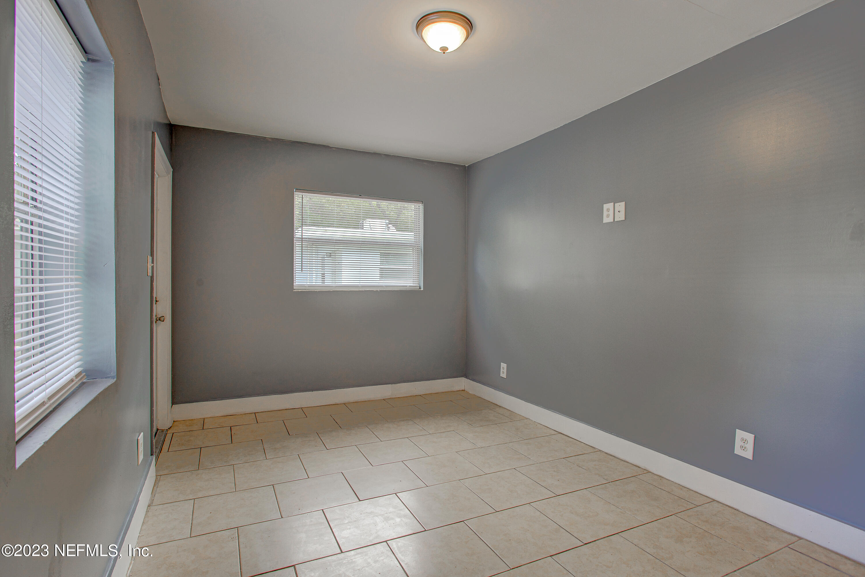 1052 MAYNARD Street, 1056