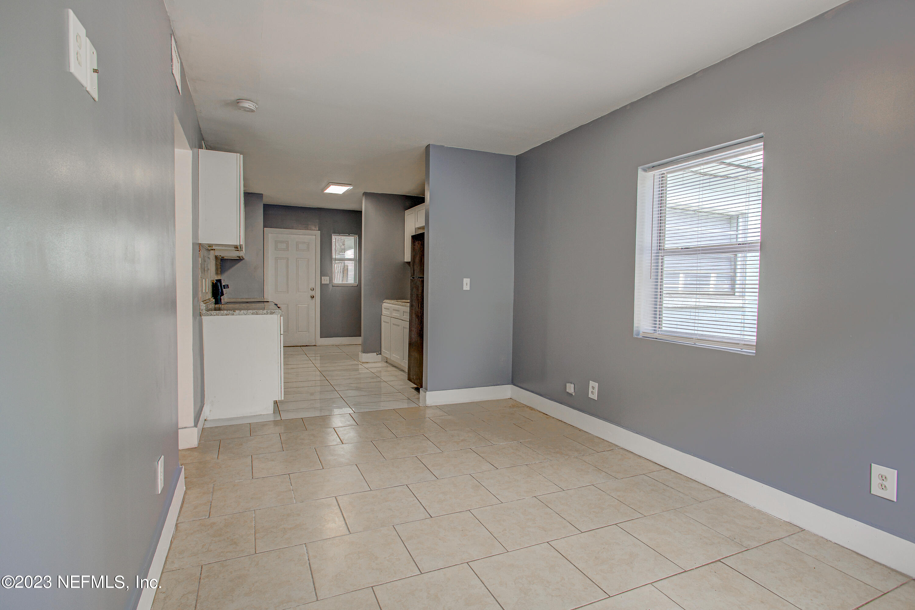 1052 MAYNARD Street, 1056