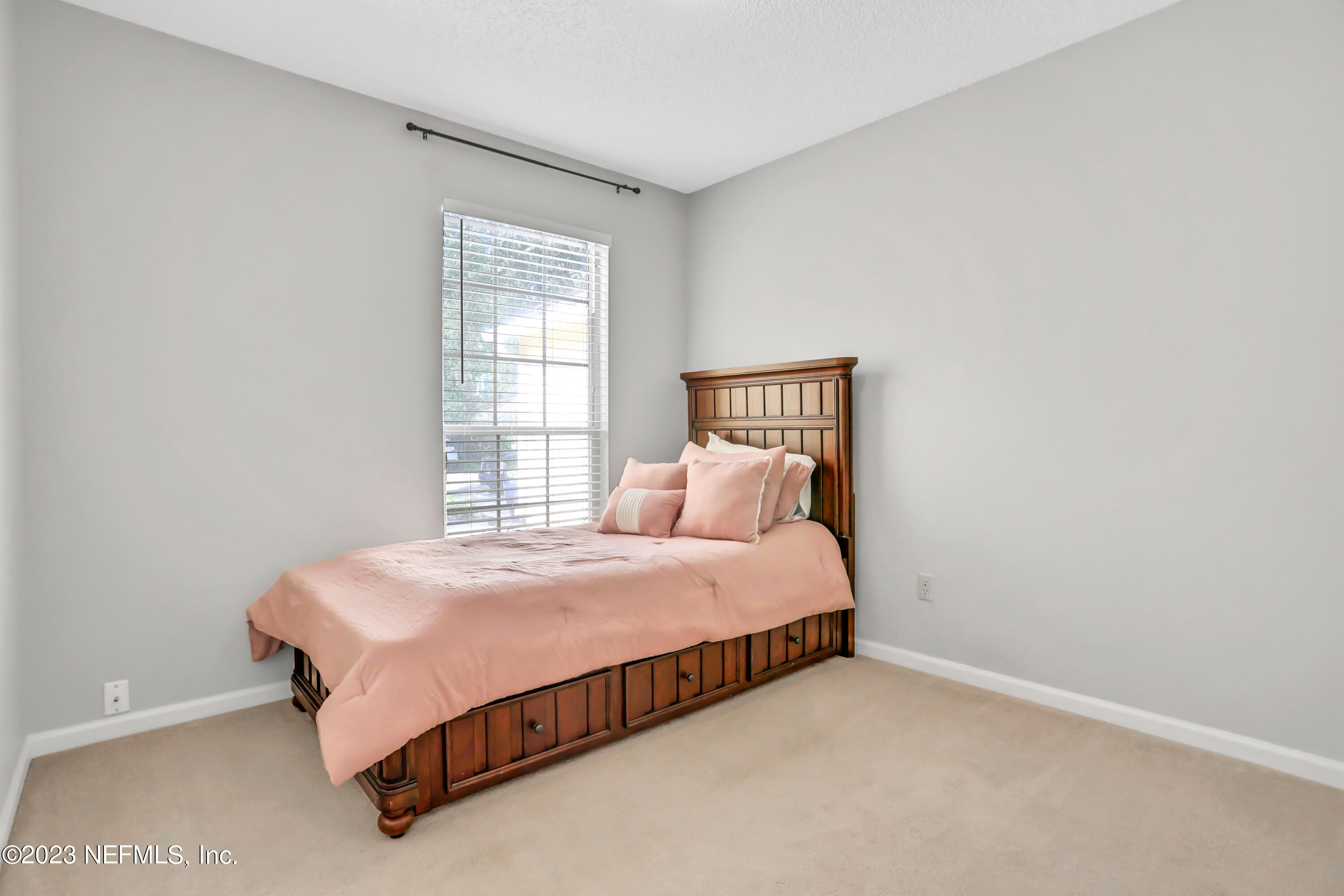 2467 BLUFFTON Drive W