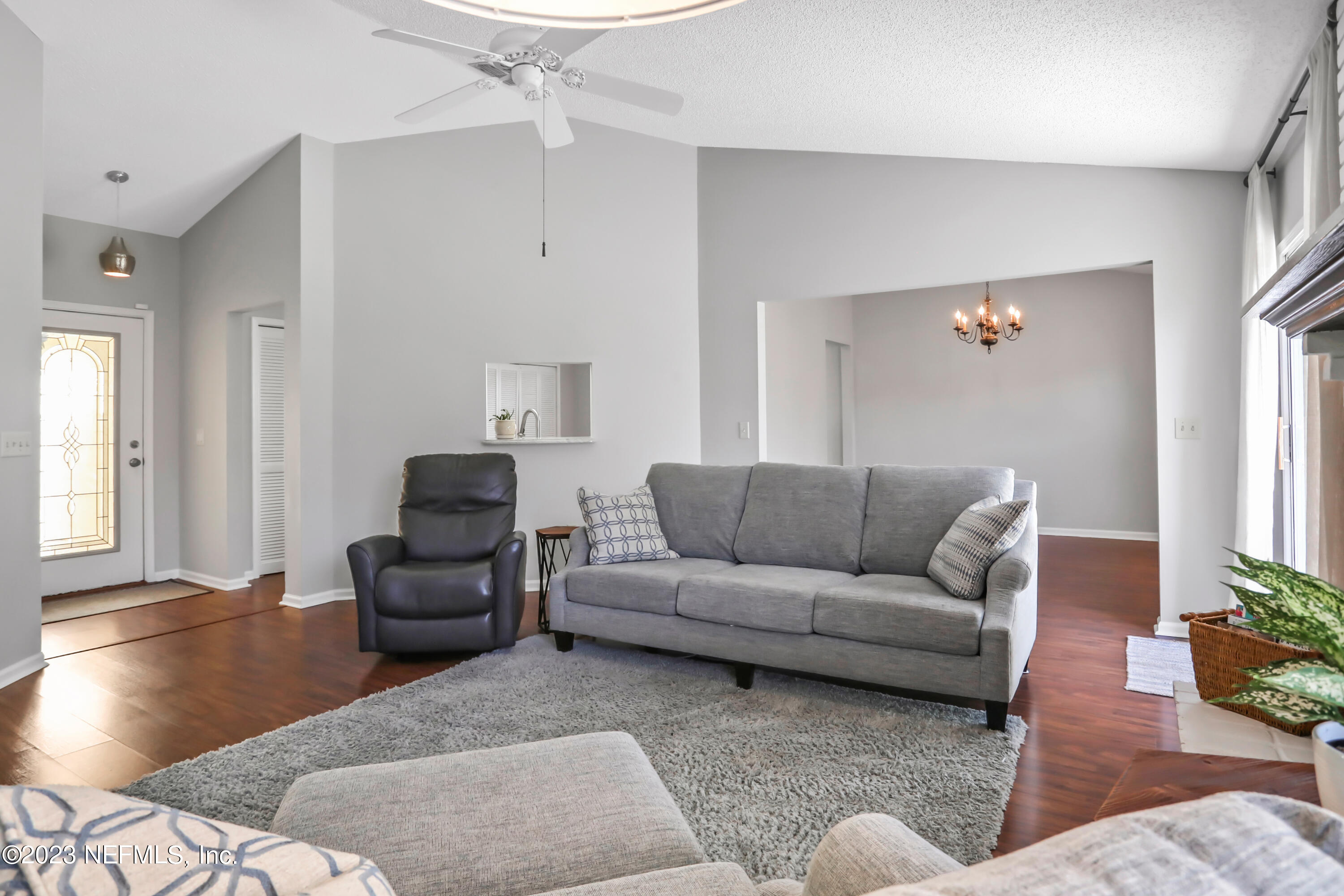 2467 BLUFFTON Drive W