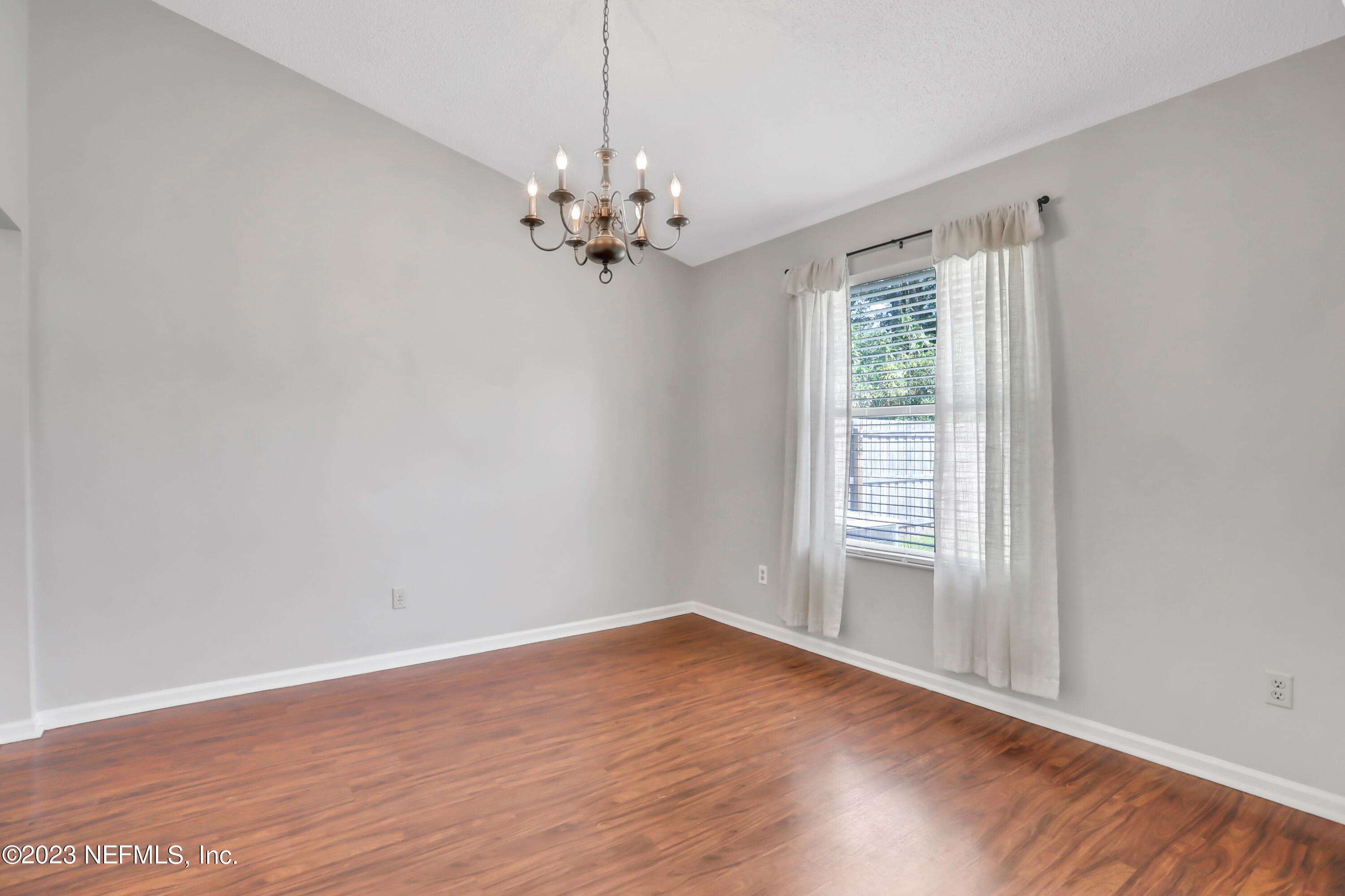 2467 BLUFFTON Drive W