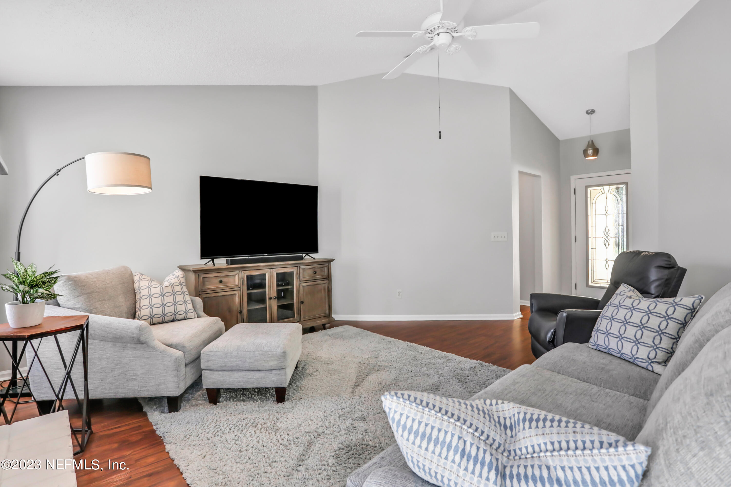 2467 BLUFFTON Drive W
