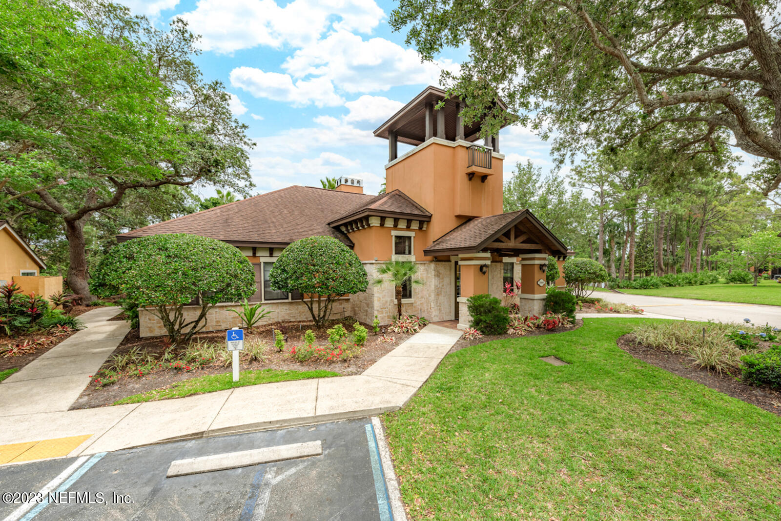 100 FAIRWAY PARK Boulevard, 201