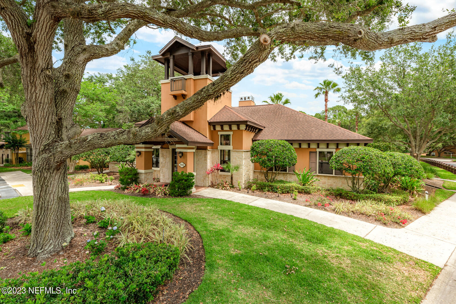 100 FAIRWAY PARK Boulevard, 201