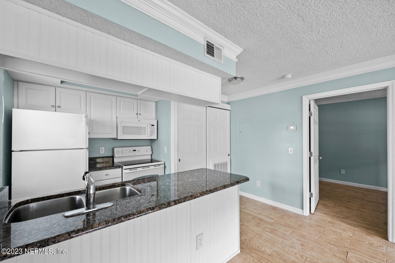 100 FAIRWAY PARK Boulevard, 201