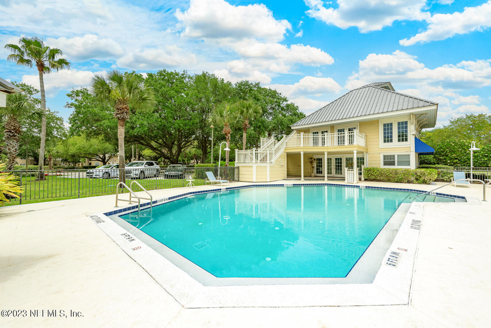 100 FAIRWAY PARK Boulevard, 201