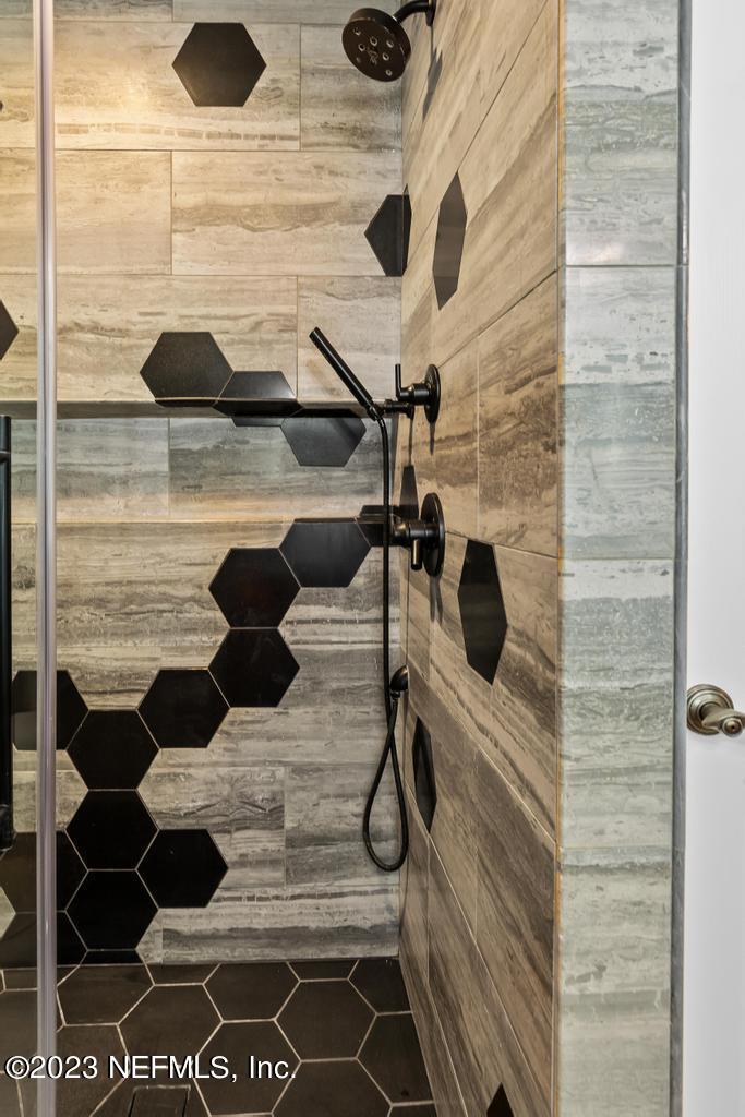 76 FISHERMANS COVE Road