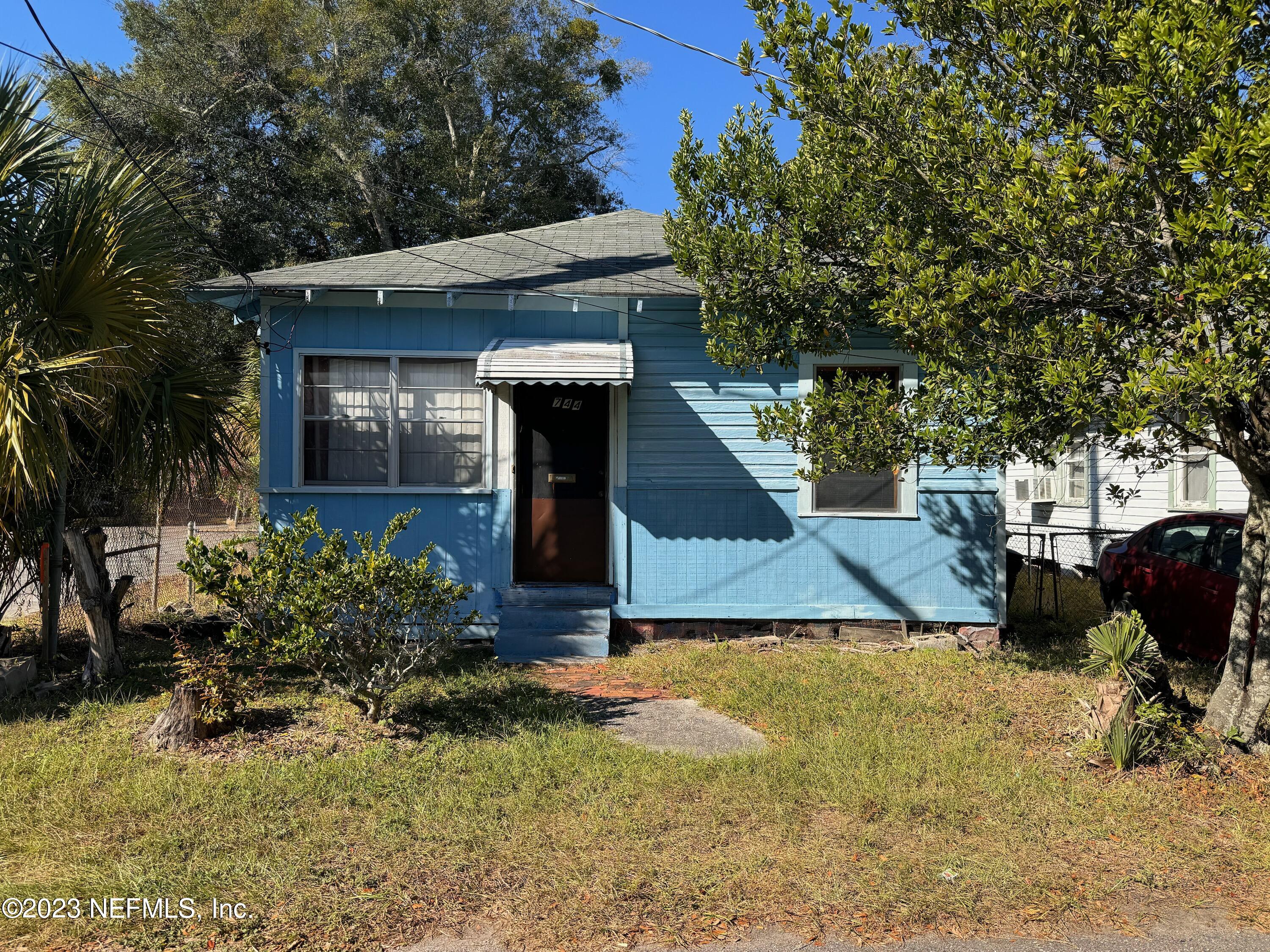 744 BARNETT Street