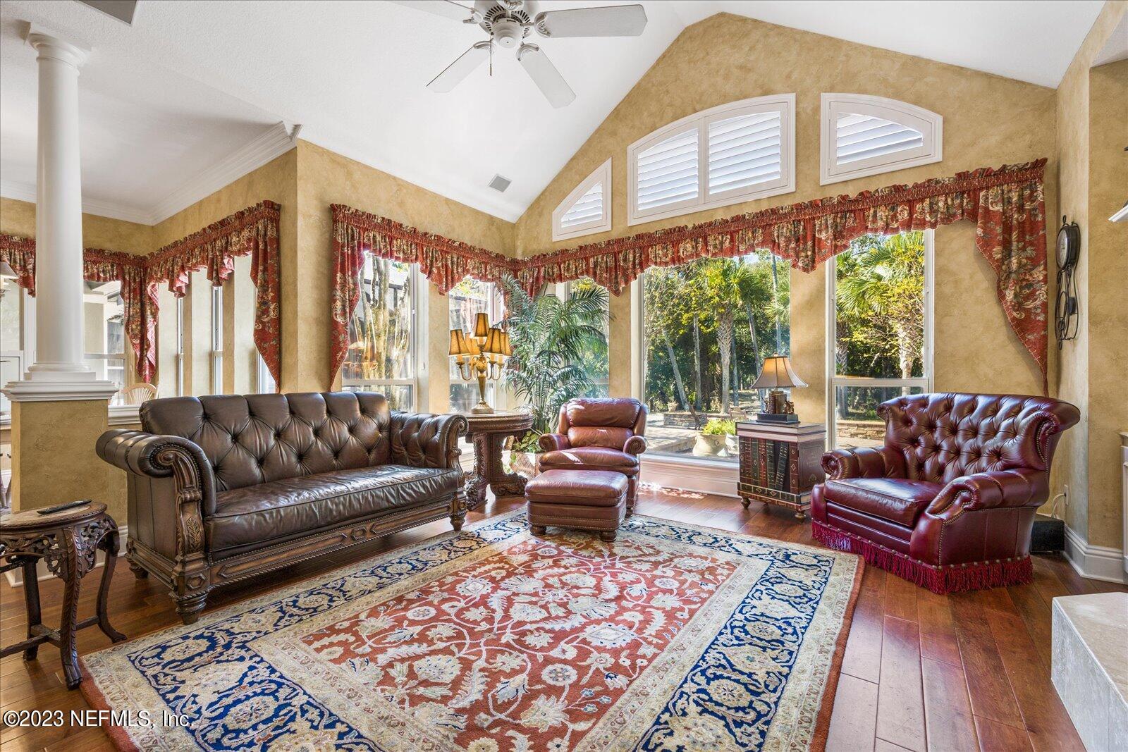 225 ISLE WAY Lane