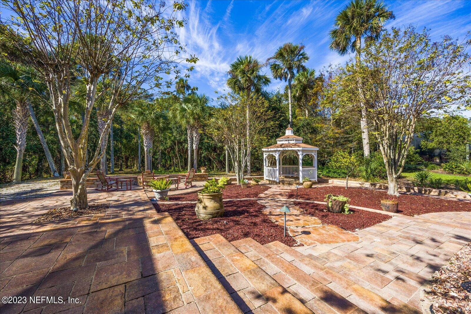 225 ISLE WAY Lane