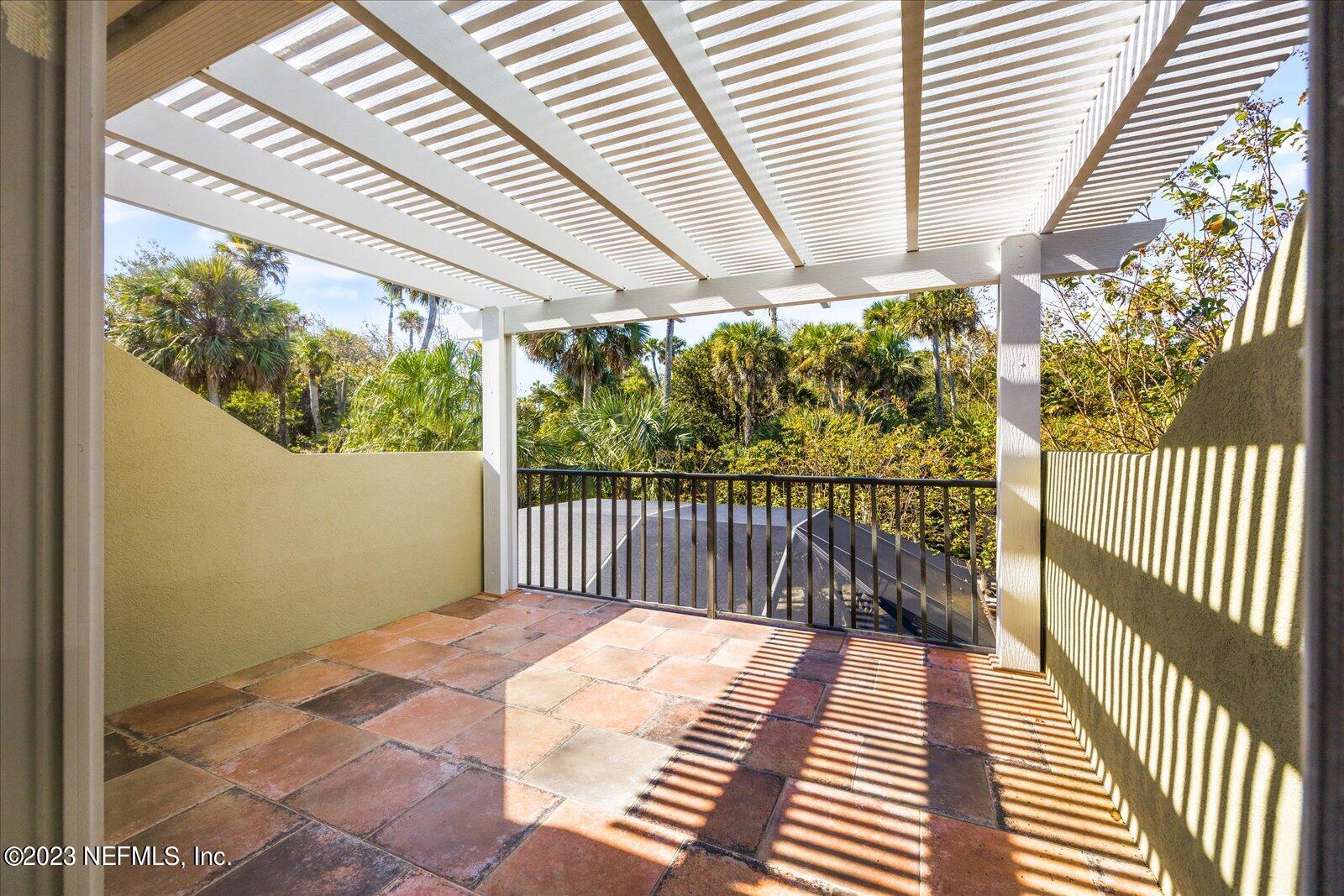 225 ISLE WAY Lane