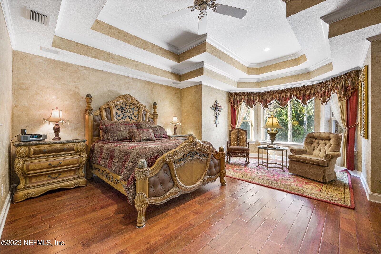 225 ISLE WAY Lane