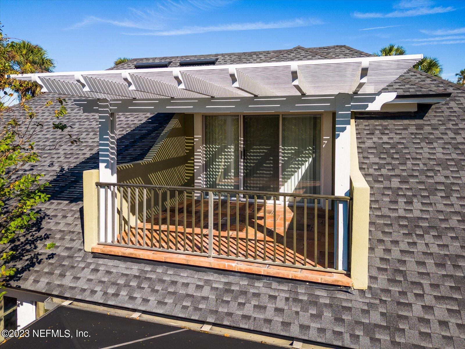225 ISLE WAY Lane