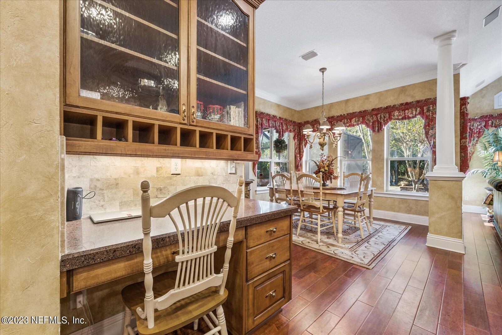 225 ISLE WAY Lane