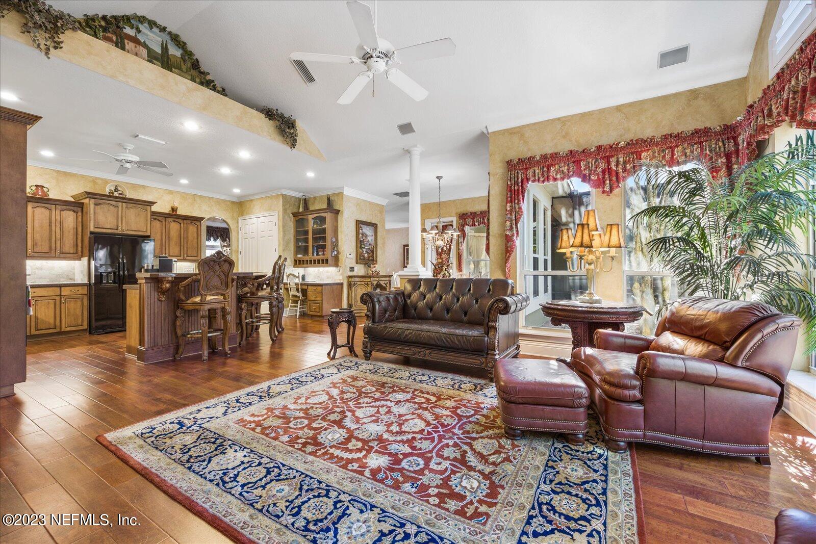 225 ISLE WAY Lane
