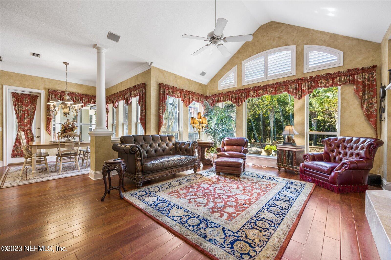 225 ISLE WAY Lane
