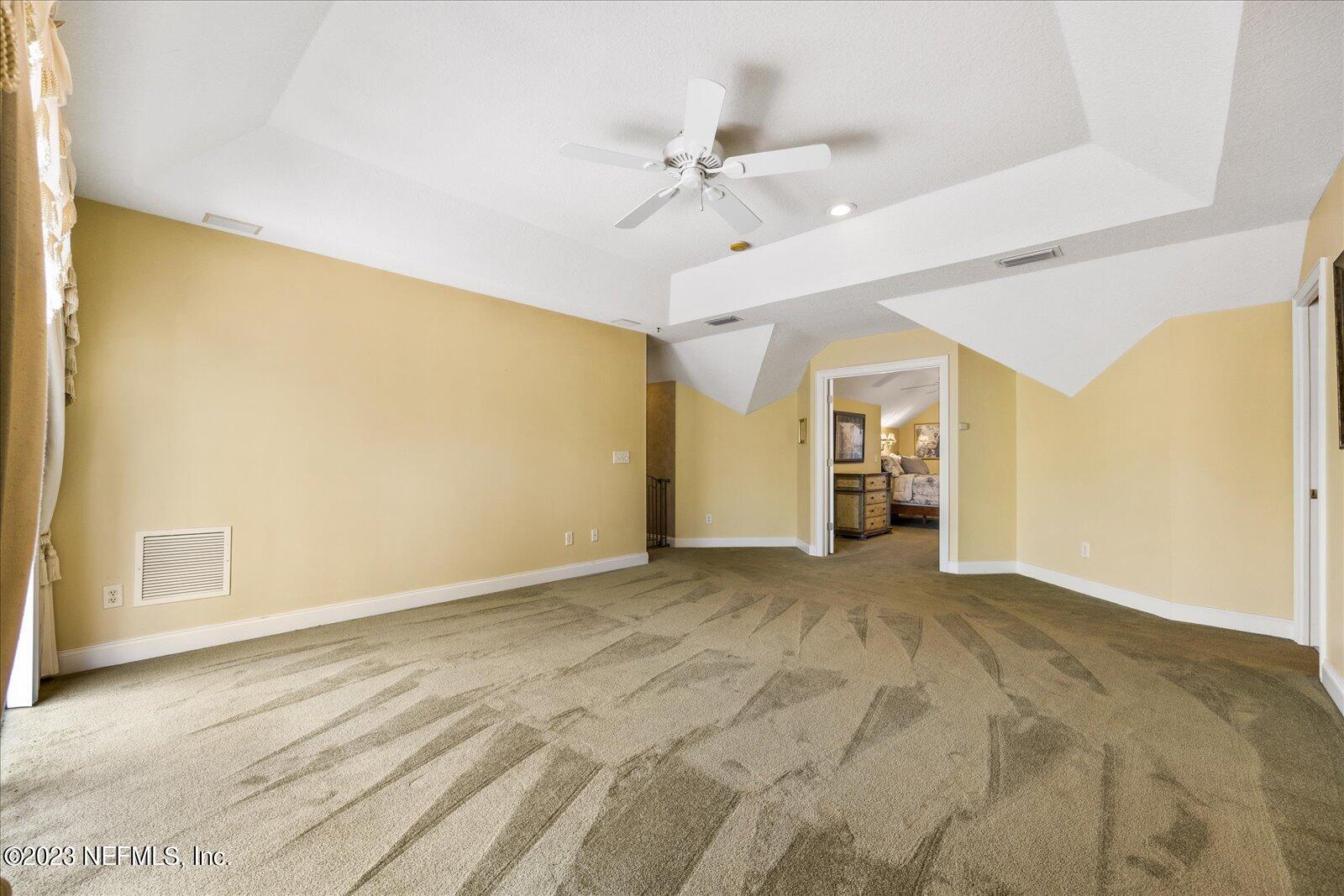225 ISLE WAY Lane
