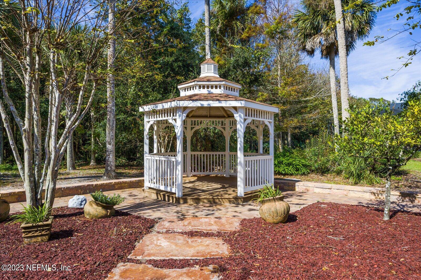 225 ISLE WAY Lane