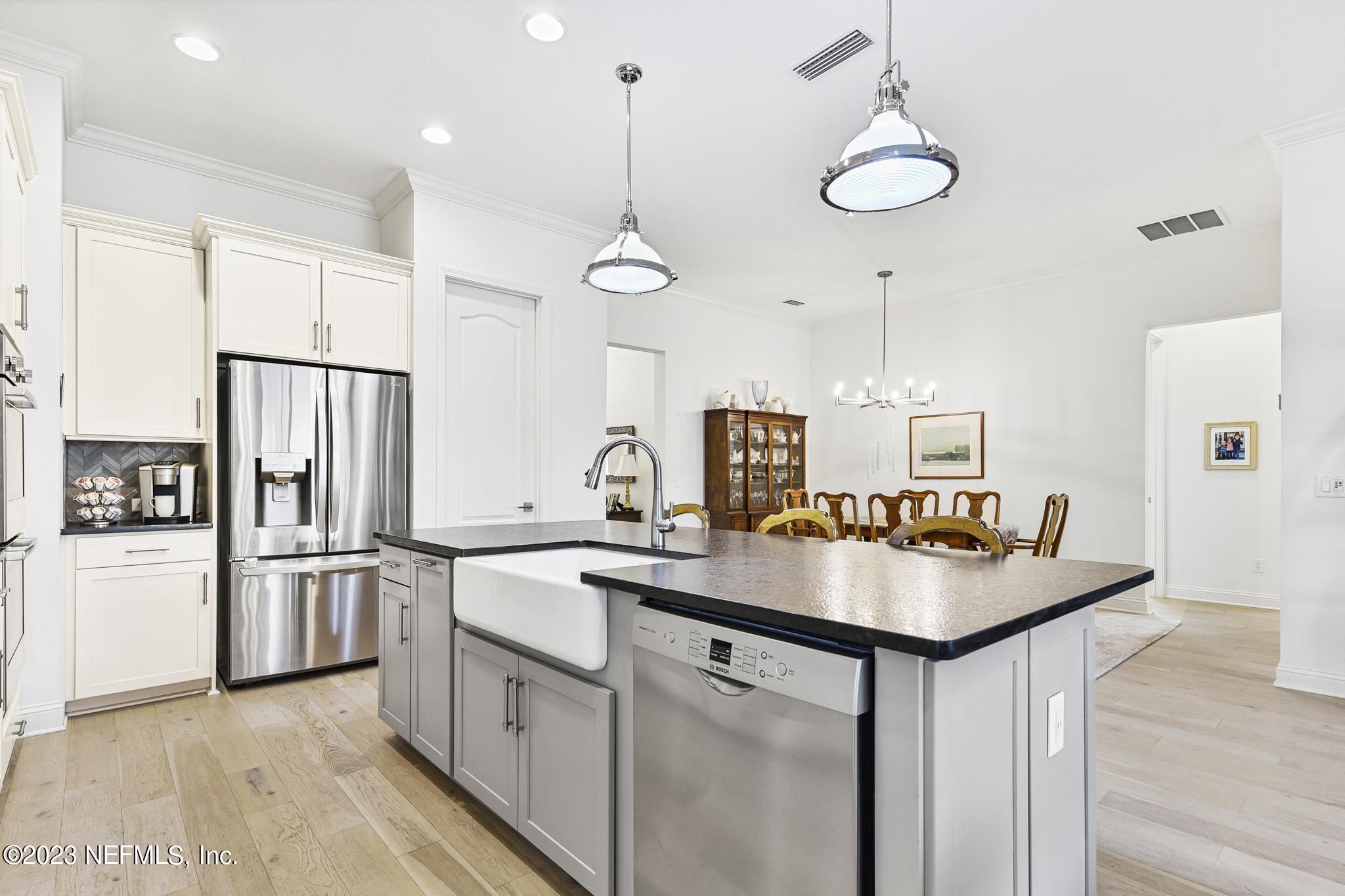 252 UNION HILL Drive