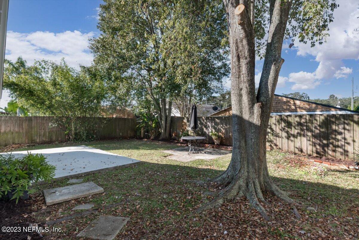 910 16TH Street N