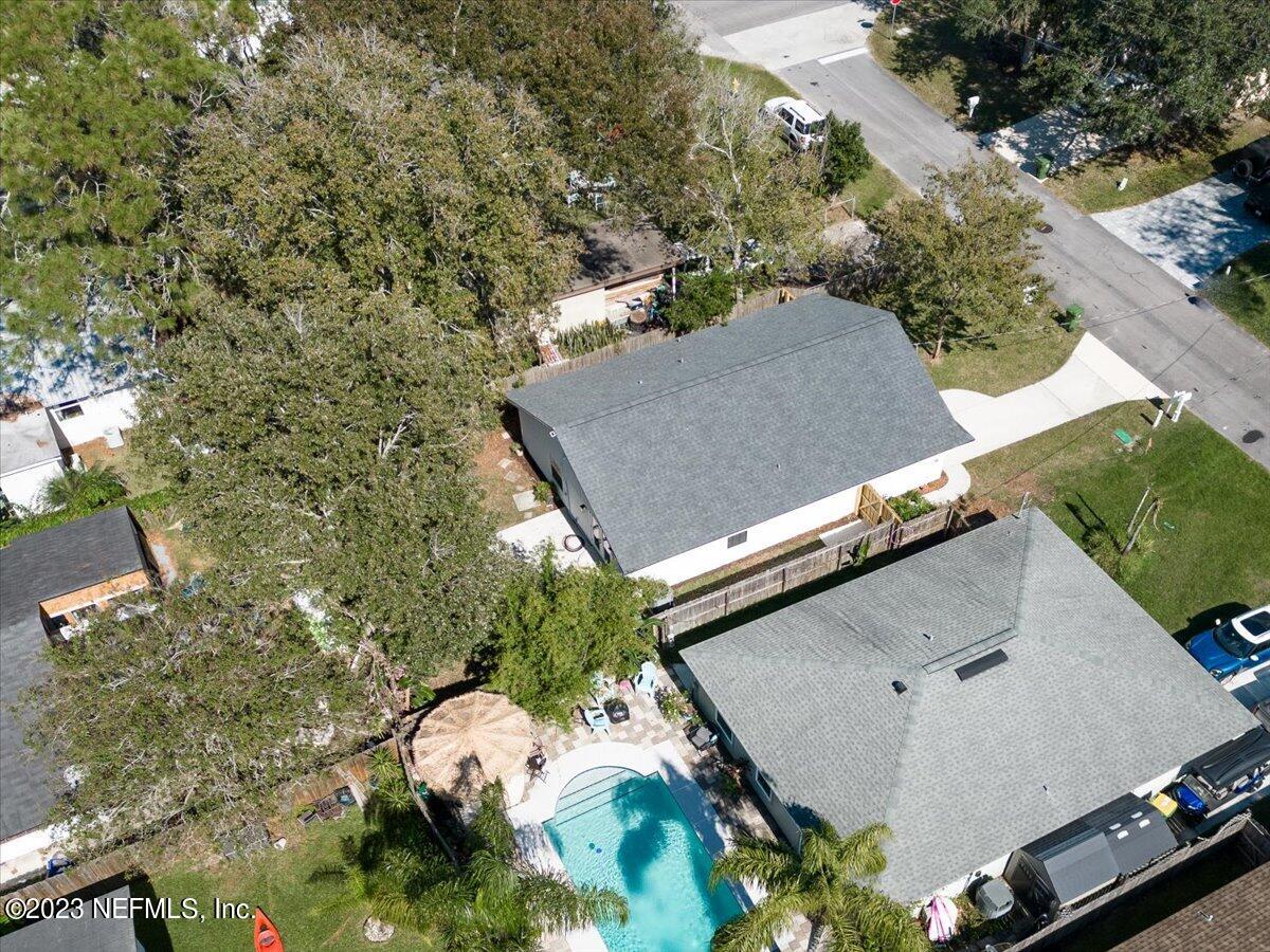 910 16TH Street N