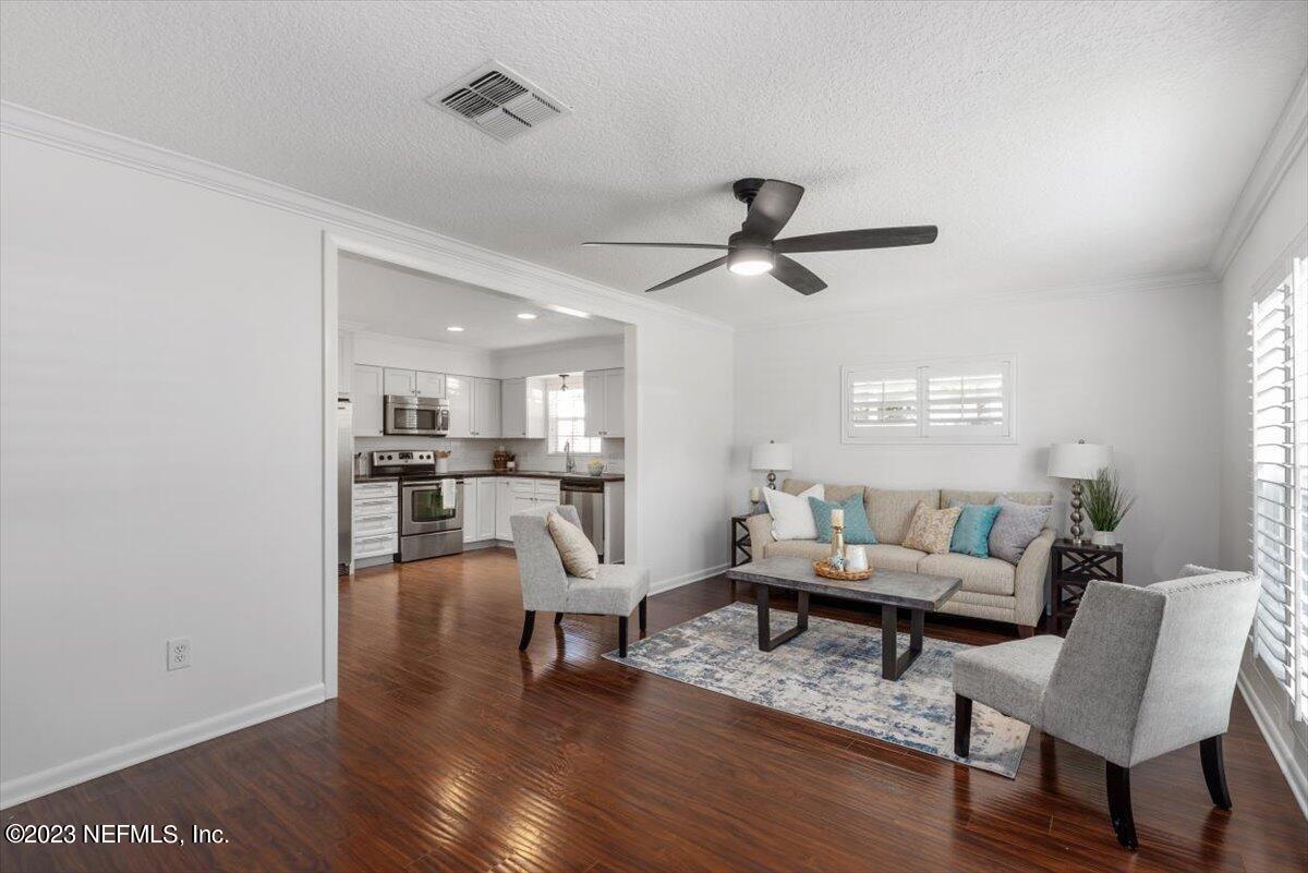 910 16TH Street N