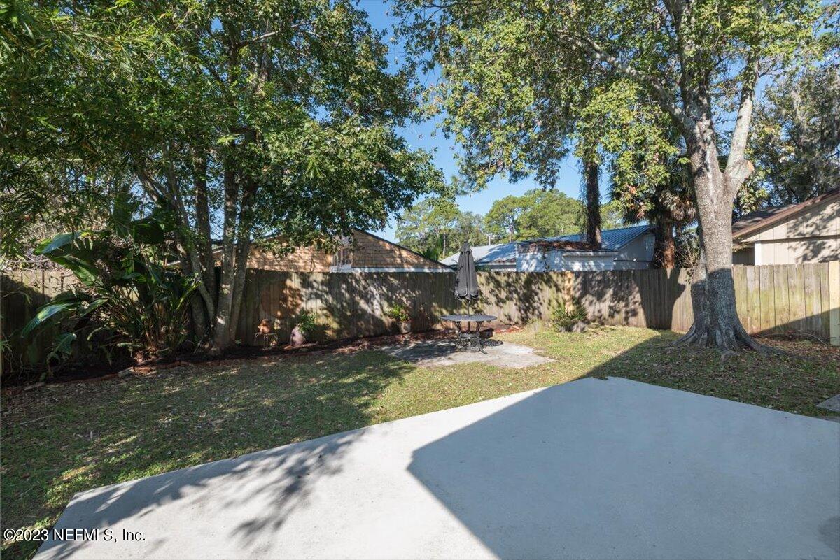 910 16TH Street N