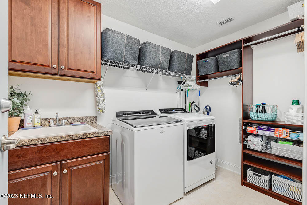 122 STATELY SHOALS Trail