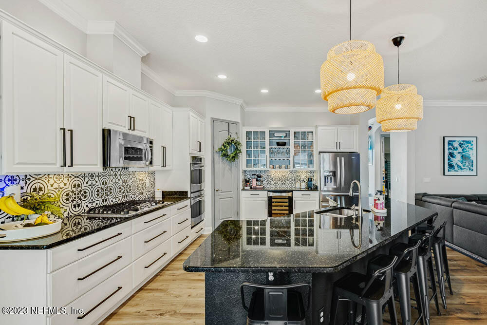 122 STATELY SHOALS Trail