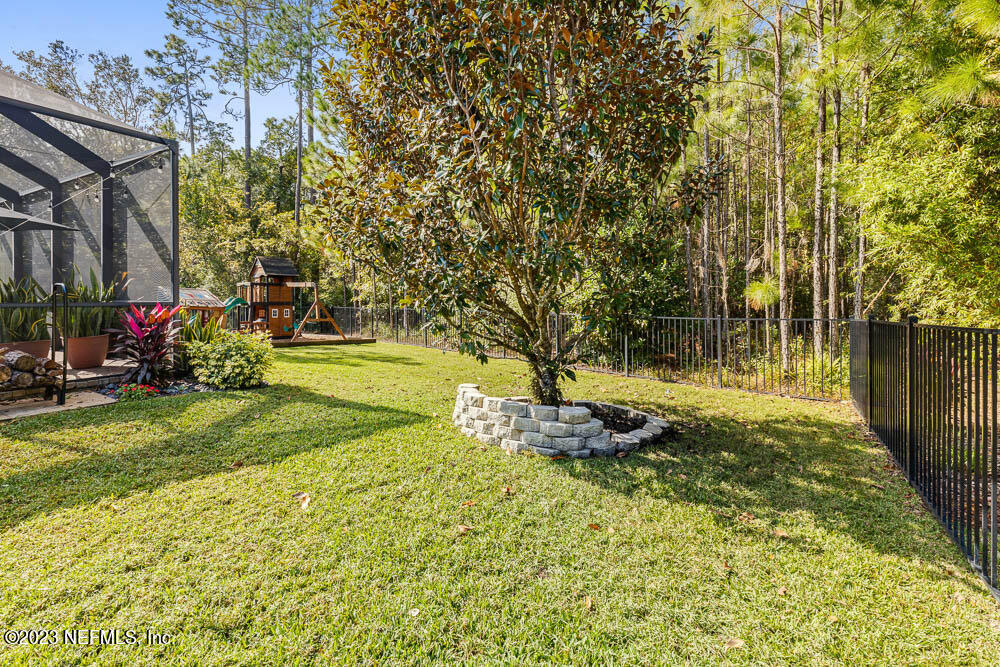 122 STATELY SHOALS Trail