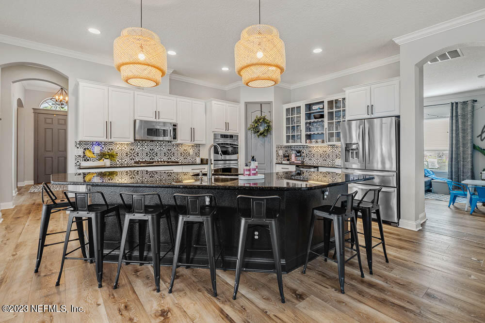 122 STATELY SHOALS Trail