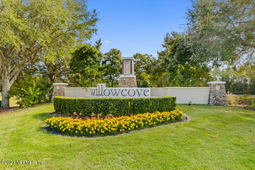 122 STATELY SHOALS Trail