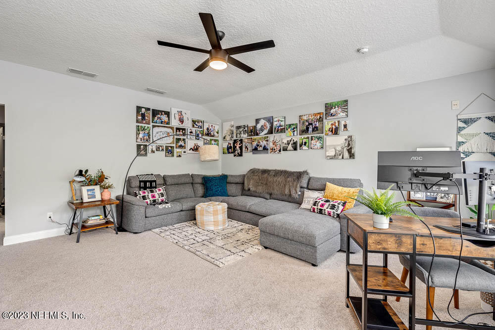 122 STATELY SHOALS Trail