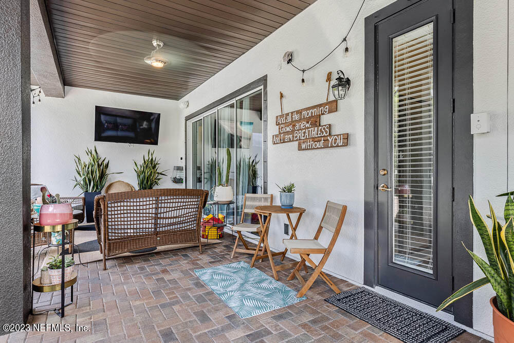 122 STATELY SHOALS Trail