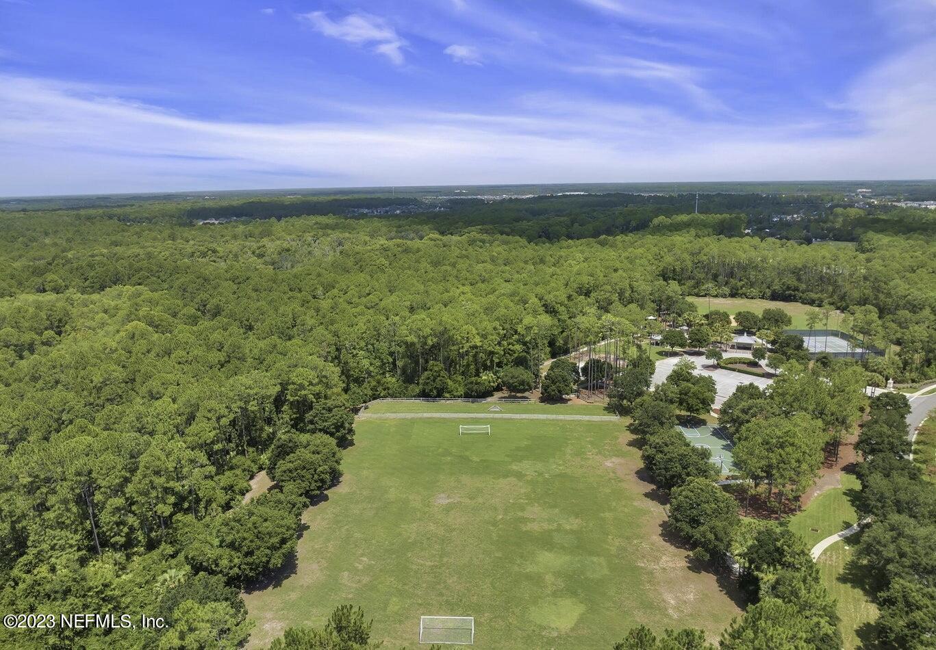 122 STATELY SHOALS Trail