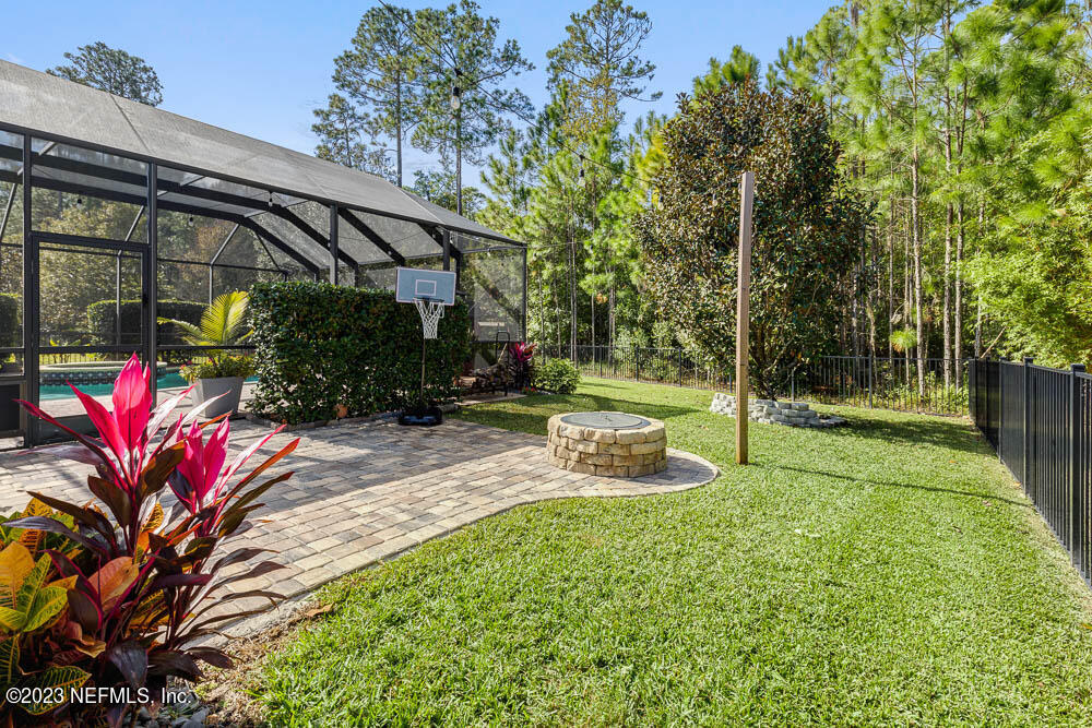 122 STATELY SHOALS Trail