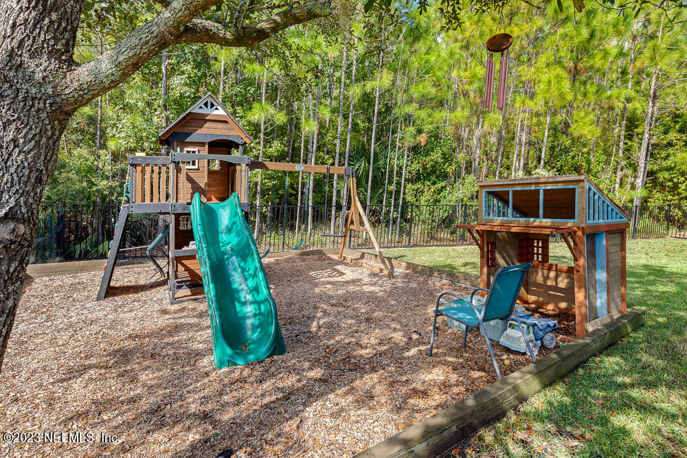 122 STATELY SHOALS Trail