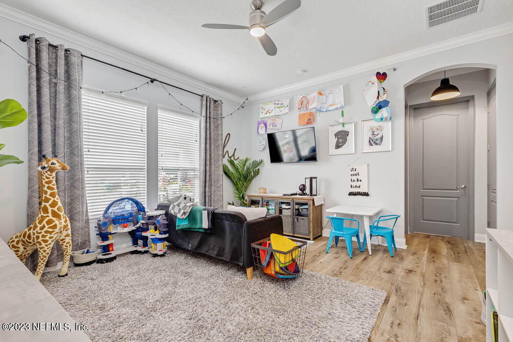 122 STATELY SHOALS Trail