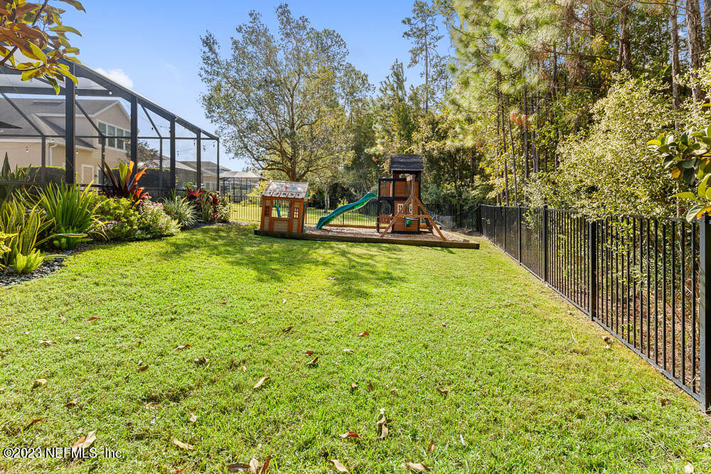 122 STATELY SHOALS Trail