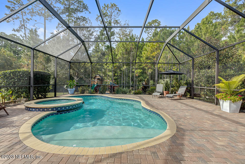 122 STATELY SHOALS Trail