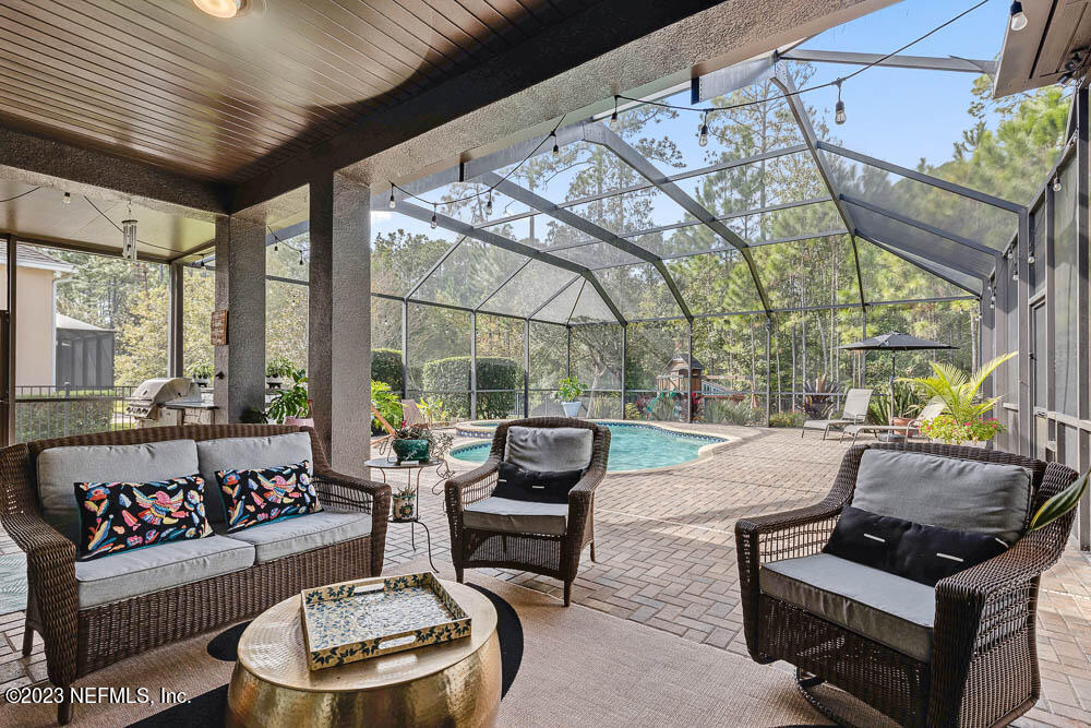 122 STATELY SHOALS Trail