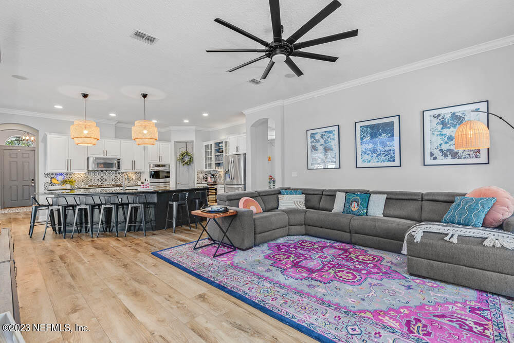 122 STATELY SHOALS Trail