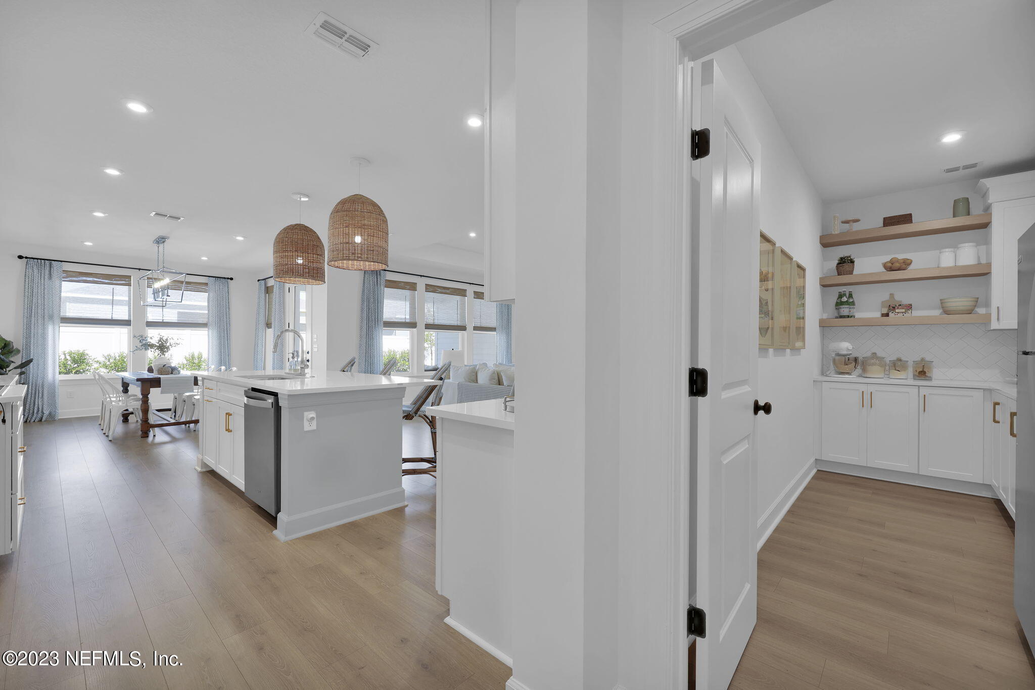 936 OAKLAND HILLS Avenue