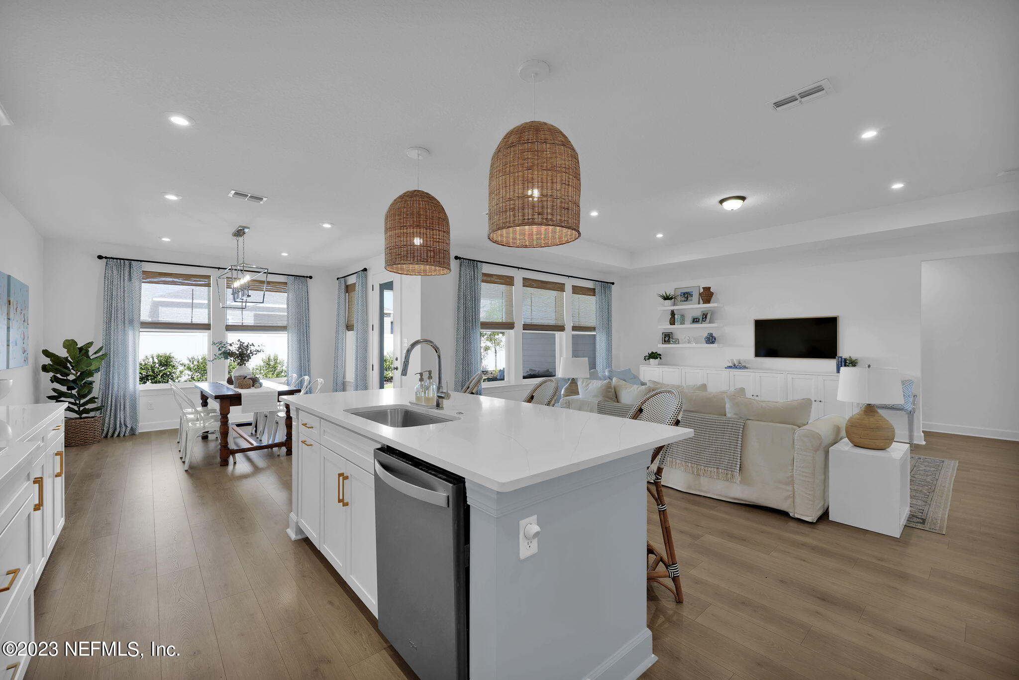 936 OAKLAND HILLS Avenue