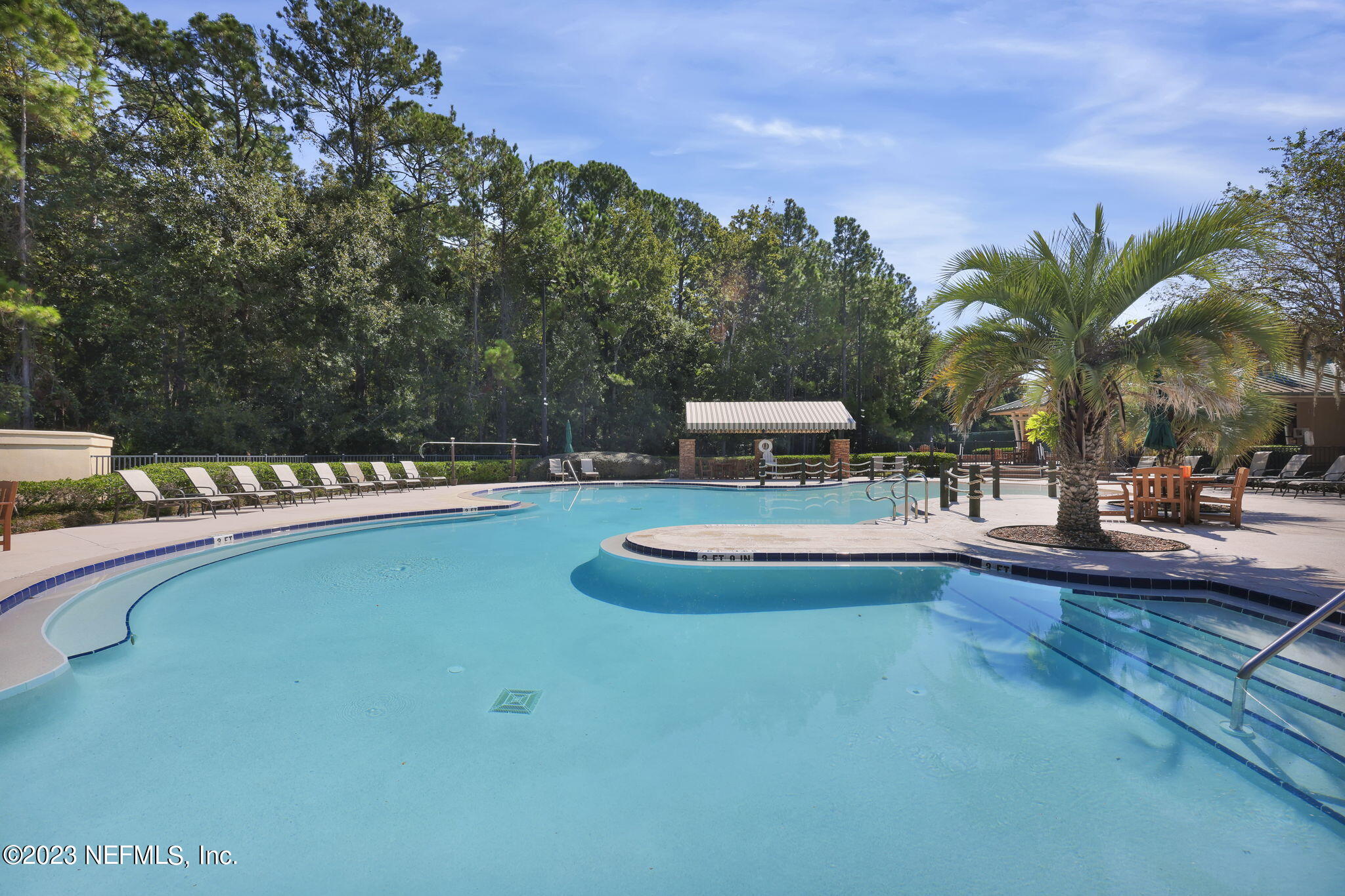 1804 W COBBLESTONE Lane