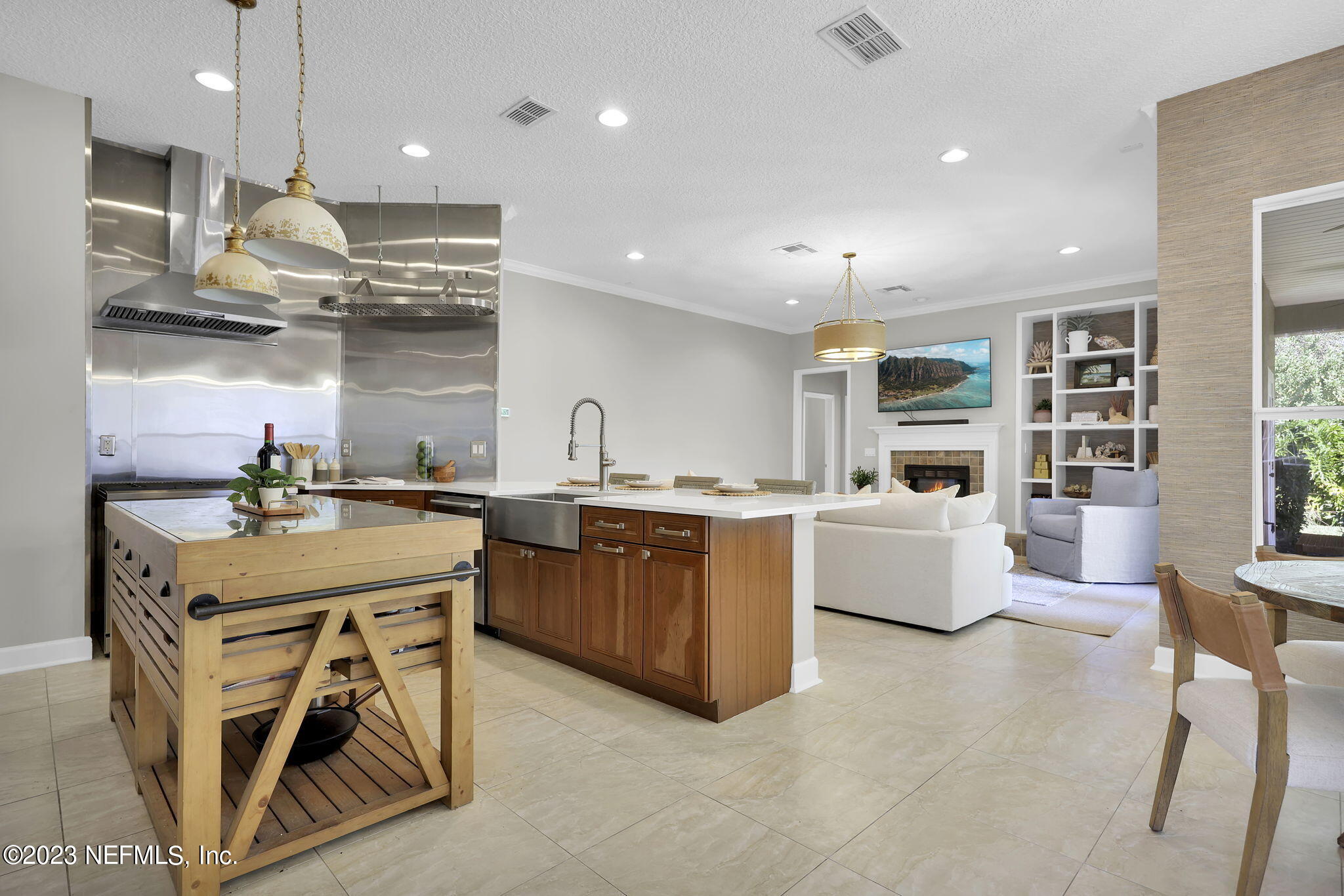 1804 W COBBLESTONE Lane