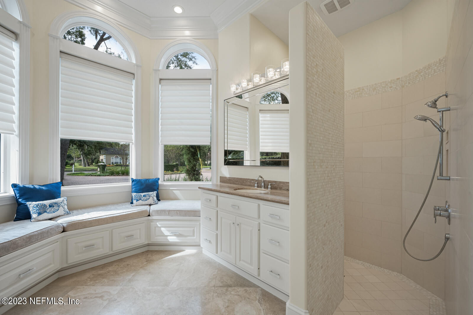 821 QUEENS HARBOR Boulevard