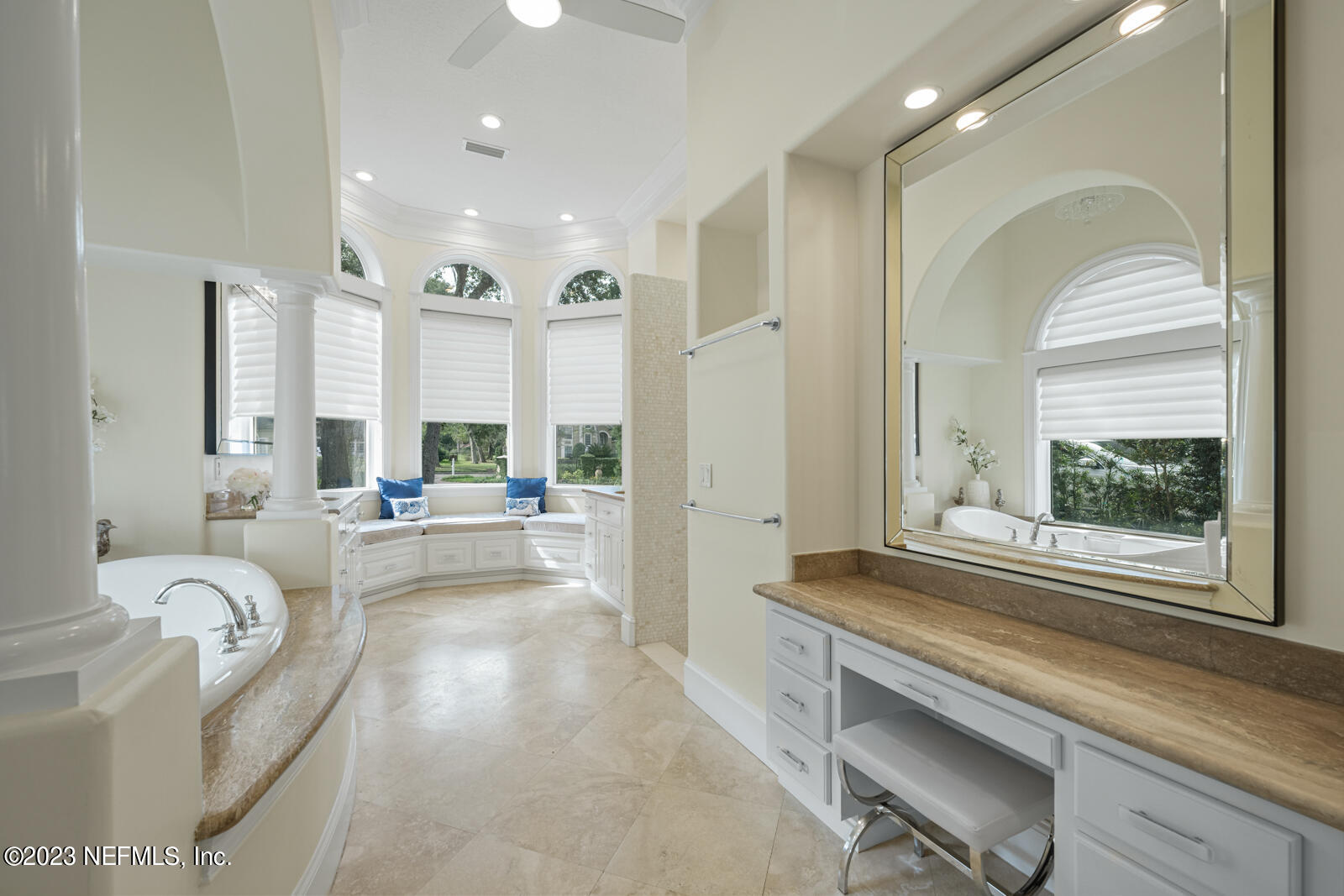 821 QUEENS HARBOR Boulevard