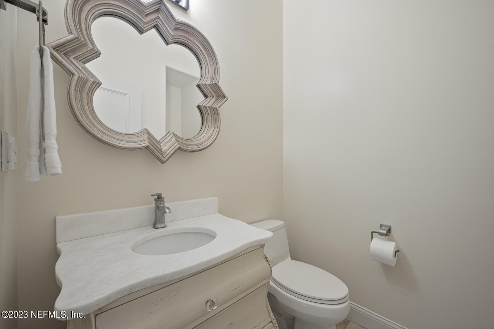 821 QUEENS HARBOR Boulevard